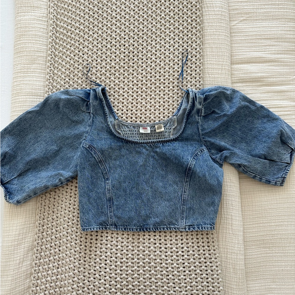 Levi’s Cropped Denim Blouse